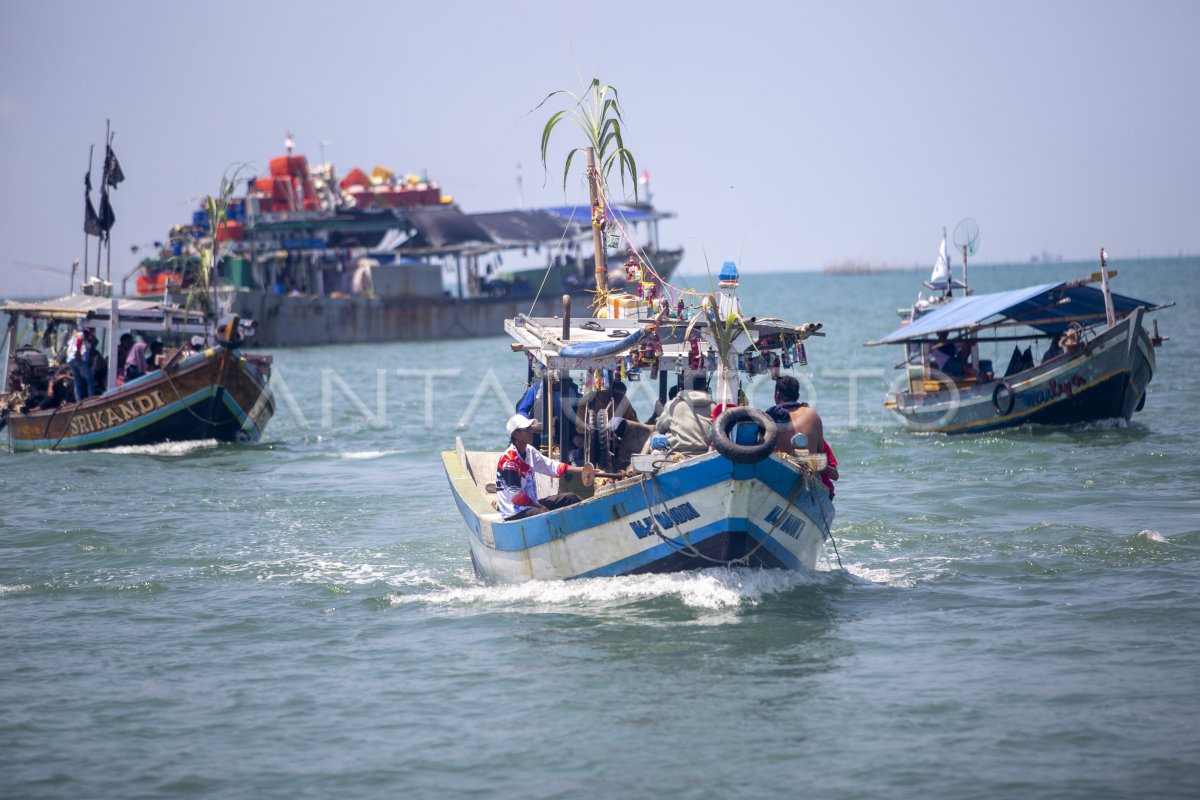 Tradisi Pesta Laut (Nadran)